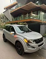 Mahindra XUV500 W6 2016