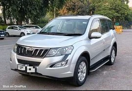 Mahindra XUV500 W10 2016