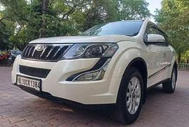 Mahindra XUV500 W9 2017