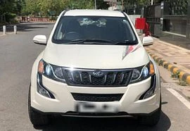 Mahindra XUV500 W6 2016