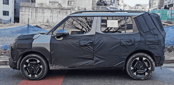 Kia Clavis SUV Interior revealed in new spy photos | Droom Discovery