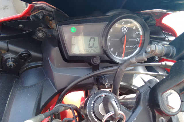 Yamaha YZF-R15 2.0 150cc 2012