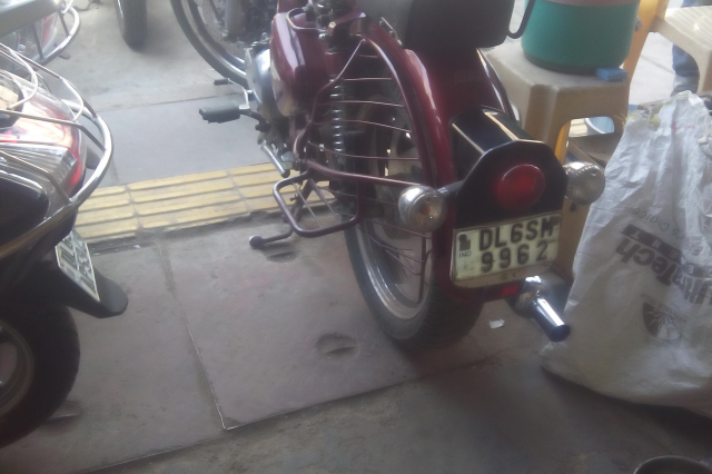 Royal Enfield Standard 350cc 2012