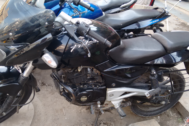 Bajaj  Pulsar 180cc 2011