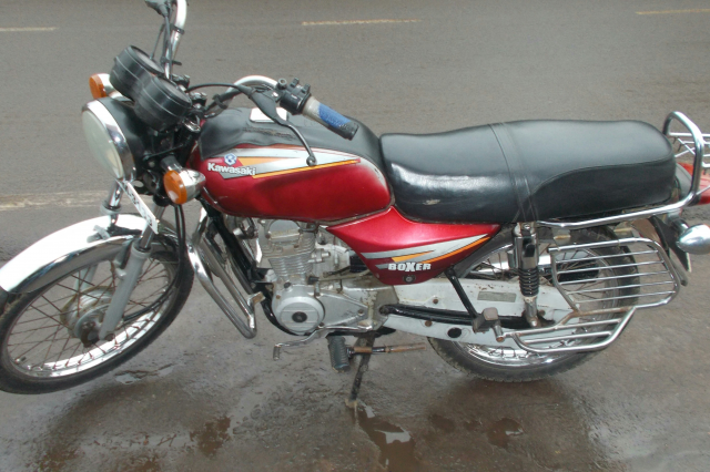 bajaj boxer old model olx