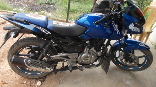 Bajaj Pulsar 220cc 2014