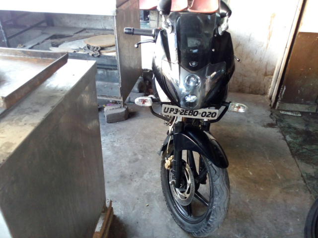 Bajaj Pulsar 220cc 2012