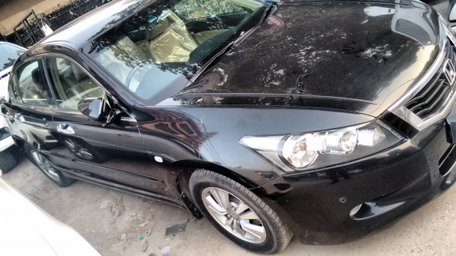 Honda Accord 2.4 AT 2010