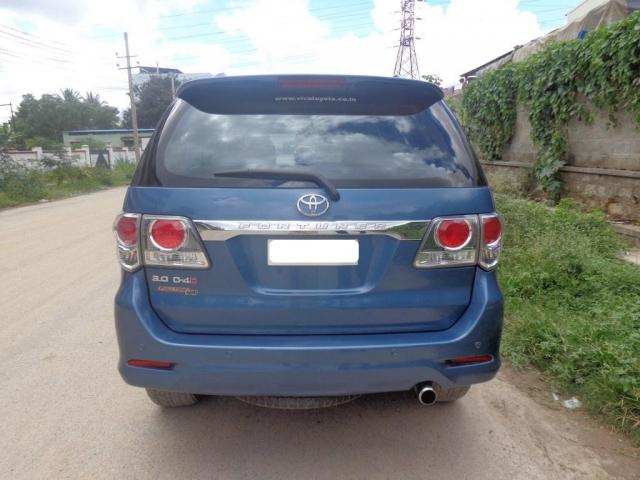 Toyota Fortuner 3.0 4X4 MT 2012