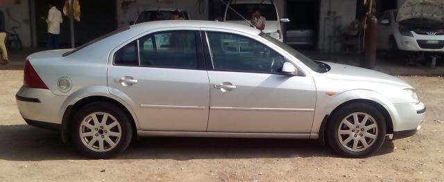 Ford Mondeo Ghia Duratec 2002