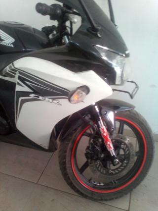 Honda CBR 150R 150cc 2013