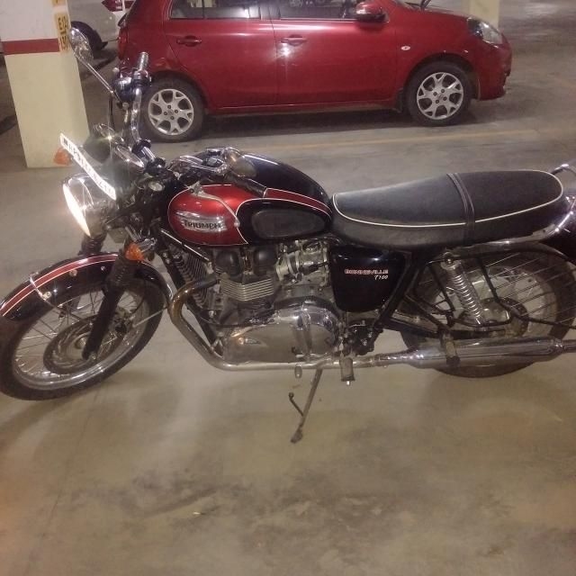 triumph bonneville second hand