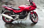 Bajaj Pulsar 220cc 2011