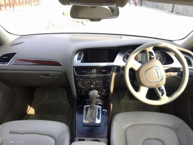 Audi A4 2.0 TDI S Line 2011