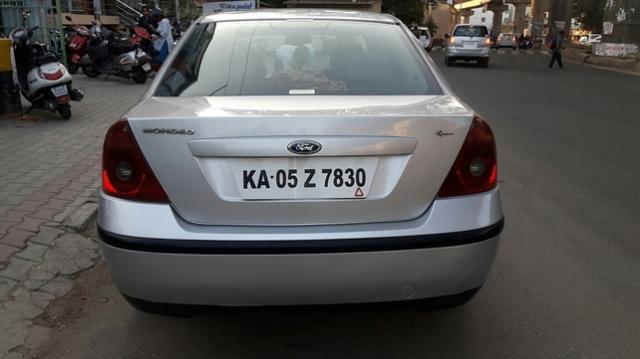 Ford Mondeo Ghia Duratec 2002