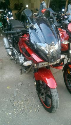 Bajaj Pulsar 220cc 2013