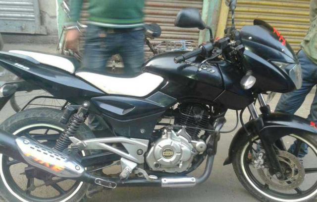 Bajaj  Pulsar 180cc 2011