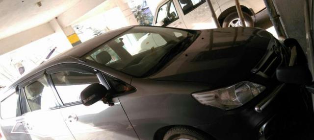 Toyota Innova 2.5 ZX 7 STR BS III 2014