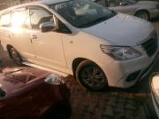 Toyota Innova 2.5 G 8 STR BS IV 2010