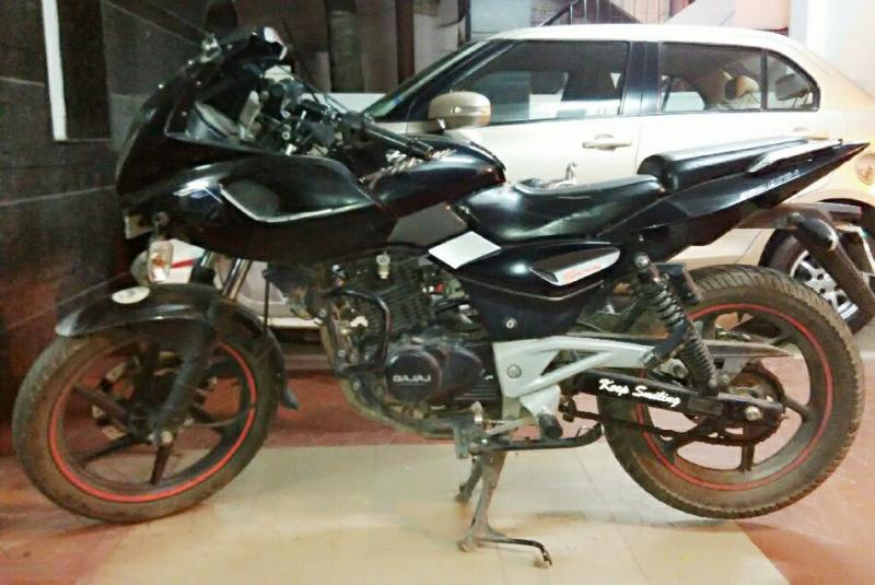 Bajaj Pulsar 220cc 2009
