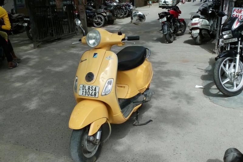 Piaggio Vespa 125cc 2012