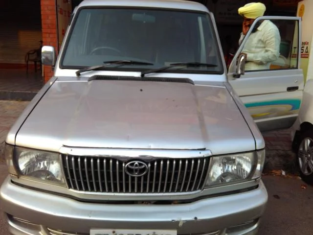 Toyota Qualis GS C1 2003
