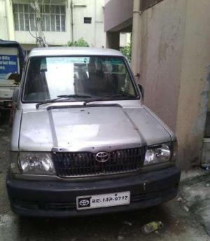 Toyota Qualis GS G4 2004