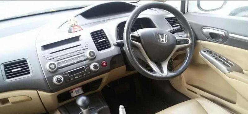 Honda Civic 1.8 V AT 2011