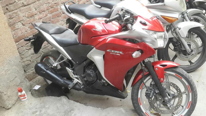 Honda CBR 250R 2011