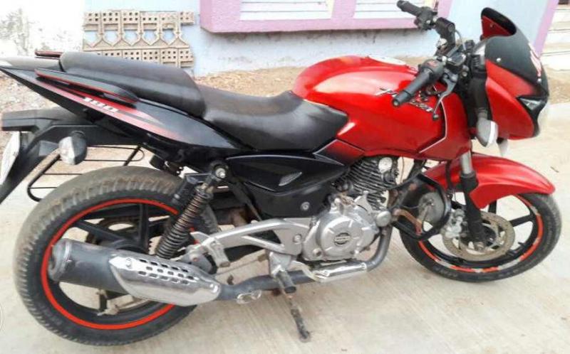 Bajaj Pulsar 200cc 2011