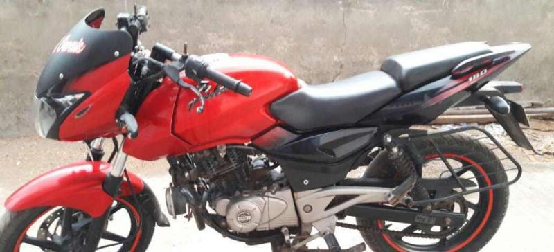 Bajaj Pulsar 200cc 2011