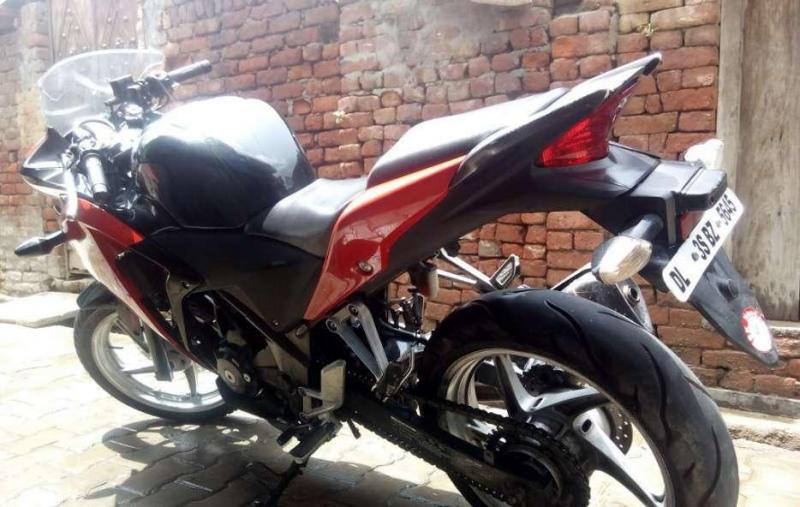 Honda CBR 250R 2011