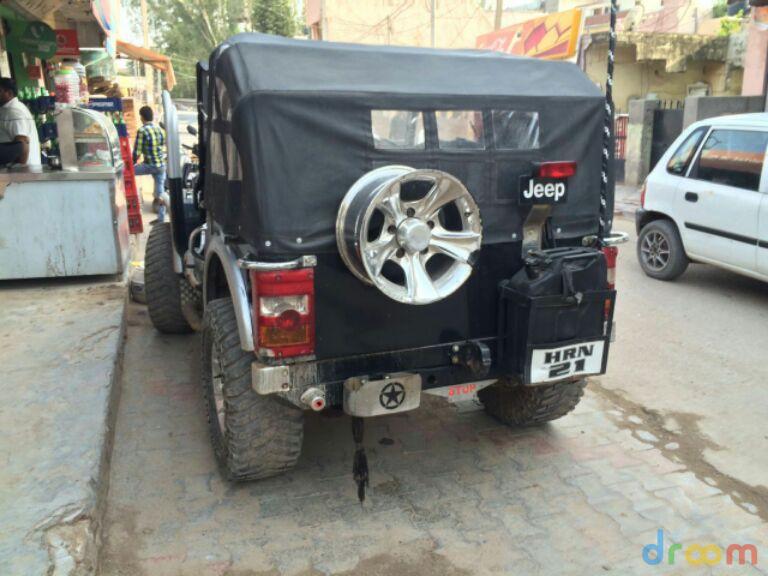 Mahindra Jeep Classic 1986