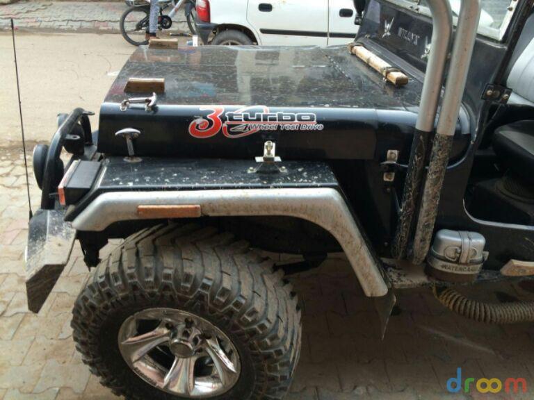 Mahindra Jeep Classic 1986