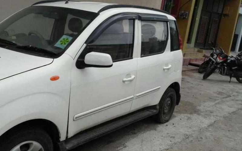 Mahindra Quanto C6 2013