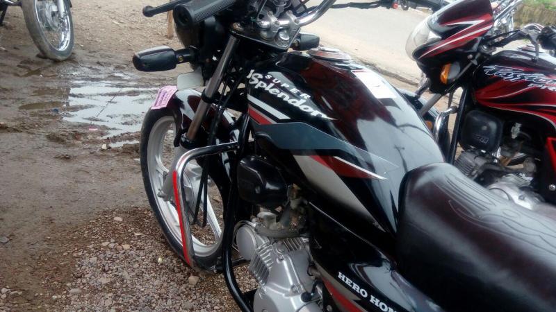 Hero Super Splendor 125cc 2010