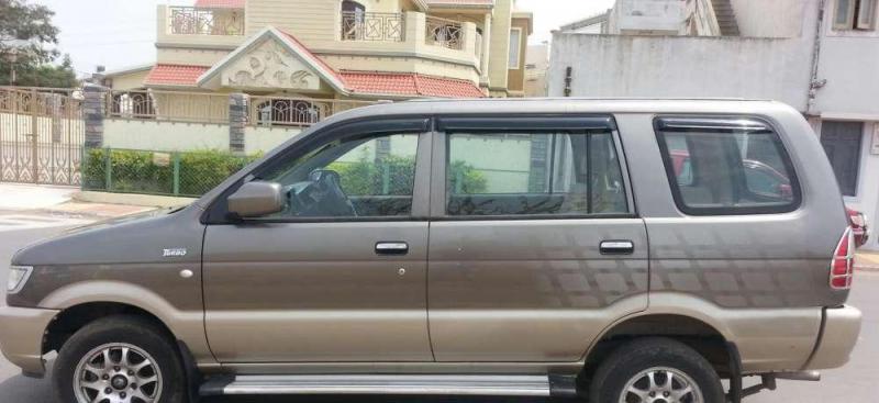 Chevrolet Tavera NEO 3 10 STR BS III 2012