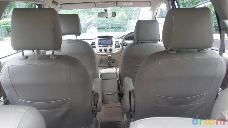 Toyota Innova 2.5 G 7 STR BS IV 2014