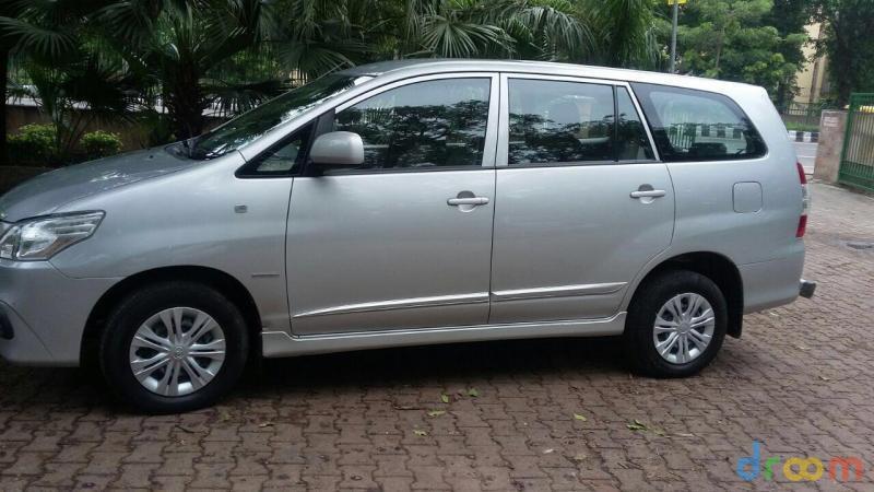 Toyota Innova 2.5 G 7 STR BS IV 2014