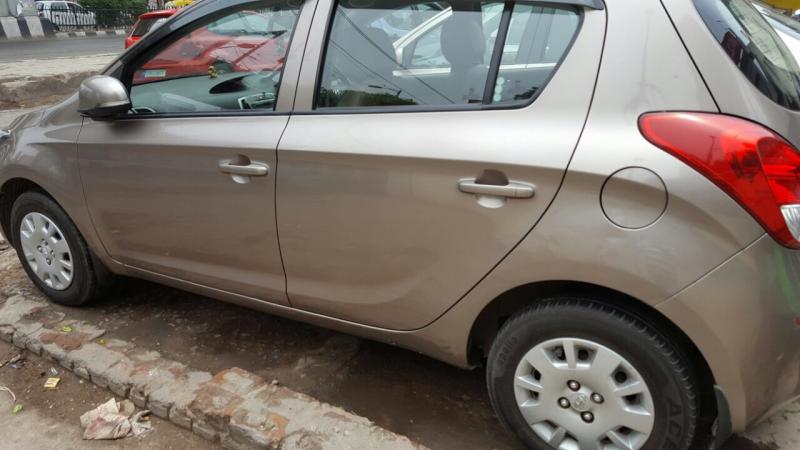 Hyundai i20 Magna 1.2 (O) 2012