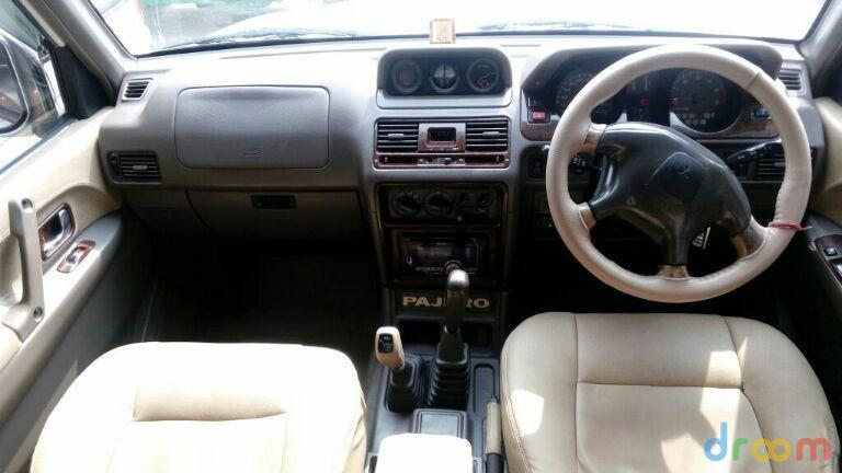 Mitsubishi Pajero SFX 2.8 2012