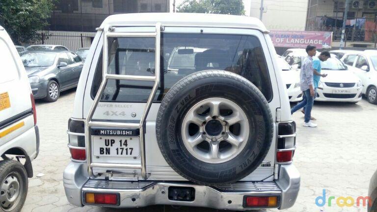 Mitsubishi Pajero SFX 2.8 2012