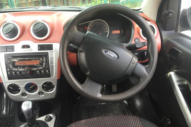 Ford Figo ZXI DURATORQ 1.4 2010