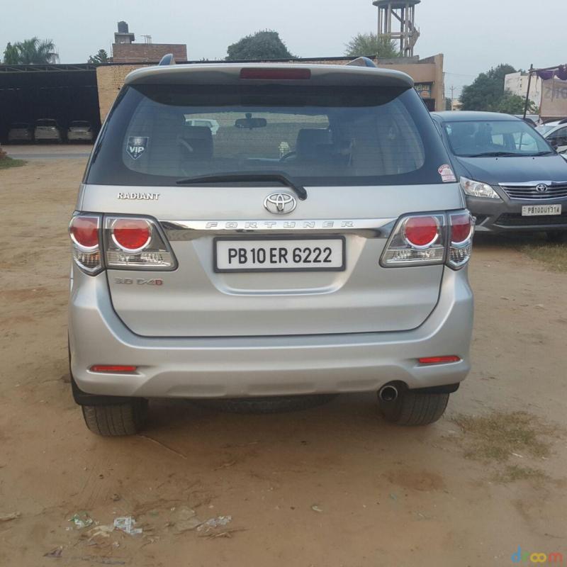 Toyota Fortuner 3.0 4x2 MT 2014