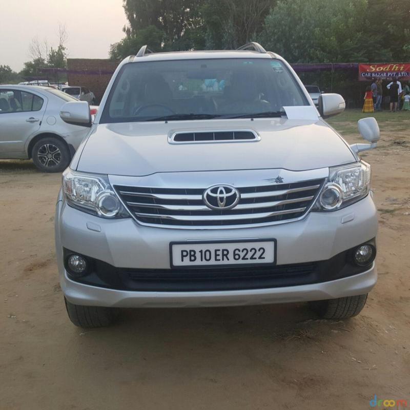 Toyota Fortuner 3.0 4x2 MT 2014