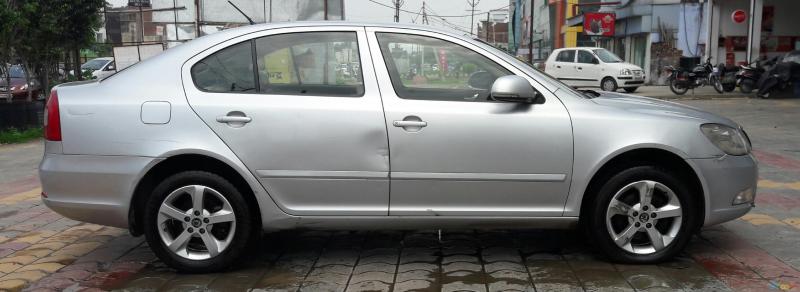 Skoda Laura ELEGANCE 2.0 TDI CR AT 2012