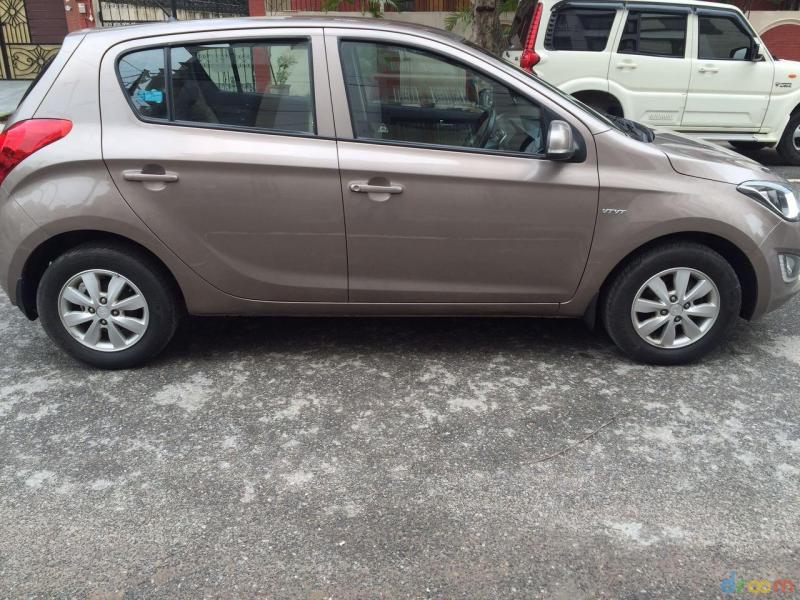 Hyundai i20 SPORTZ 2013