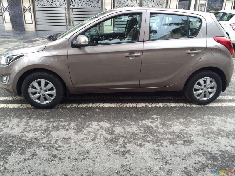 Hyundai i20 SPORTZ 2013
