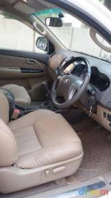 Toyota Fortuner 3.0 4X4 MT 2012