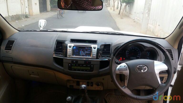 Toyota Fortuner 3.0 4X4 MT 2012
